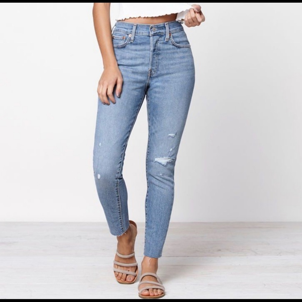 NWOT Levi’s wedgie